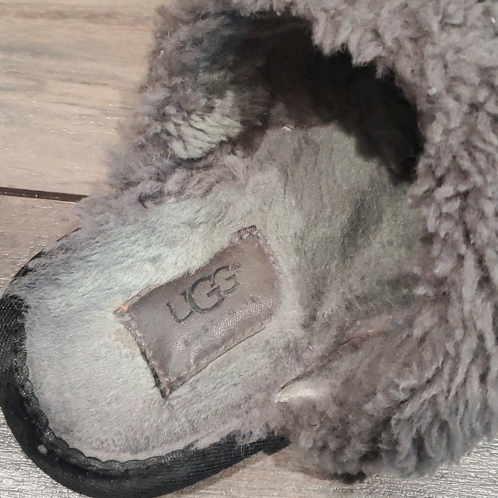 UGG Women Insulated lined Sheepskin fur slippers flat flip flip sz 7 - Picture 10 of 11